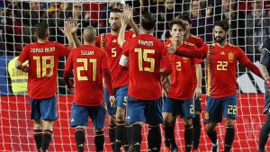 España debe lograr la victoria con claridad.