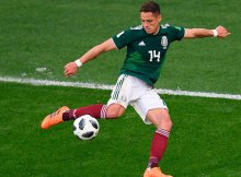 Chicharito es la referencia en ataque de México.