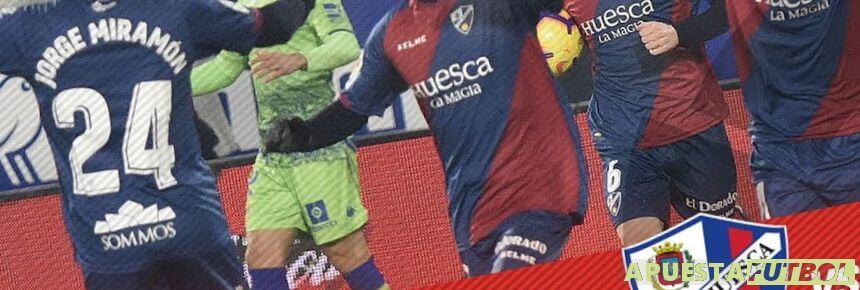 Partido de liga santander entre Huesca y Betis antes del descenso de los aragoneses