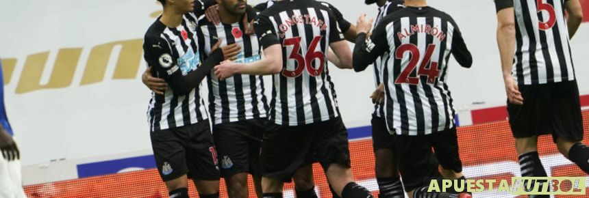 Celebración del Newcastle frente al Leeds en un partido de Premier