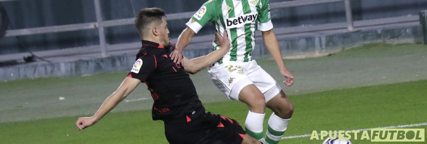 Real Sociedad y Betis en un enfrentamiento de la Liga Santander