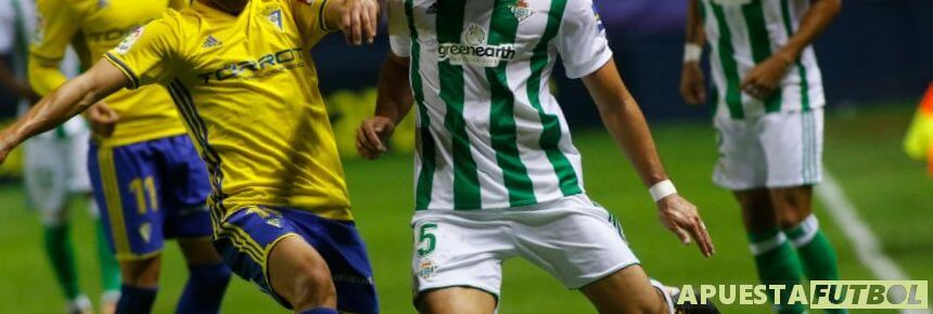 Enfrentamiento entre Cadiz y Betis de la Liga Santander