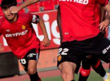 Jugadores de Mallorca y Celta de Vigo en un partido de Liga Santander